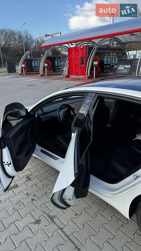 Седан Tesla Model 3 2019 в Тернополе