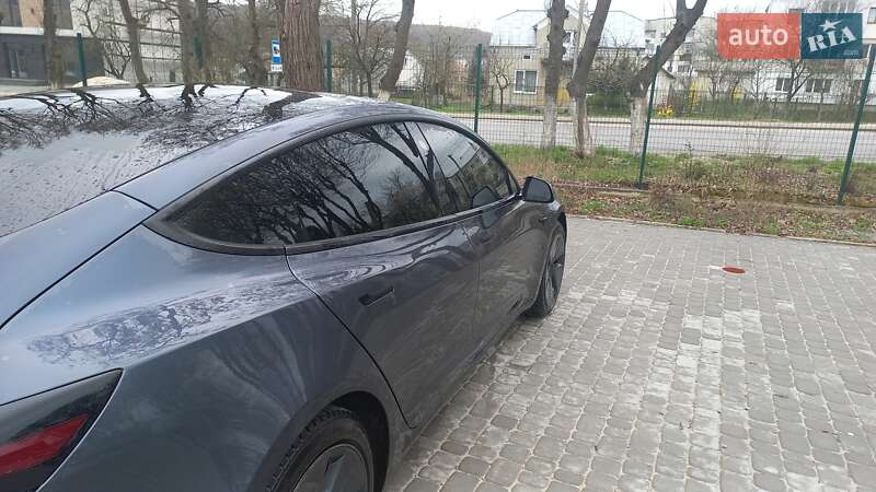 Седан Tesla Model 3 2022 в Львове
