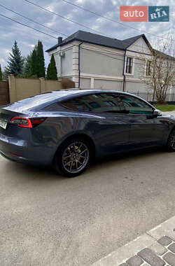Седан Tesla Model 3 2021 в 