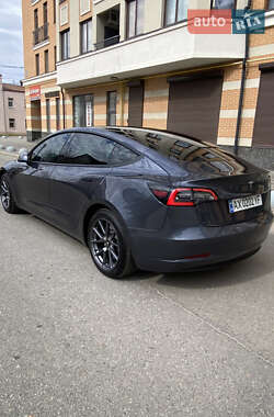 Седан Tesla Model 3 2021 в 