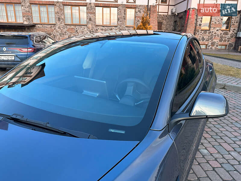 Седан Tesla Model 3 2022 в Львове