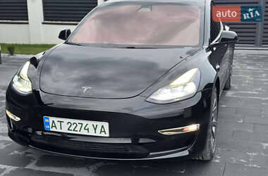 Седан Tesla Model 3 2021 в 