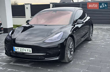 Седан Tesla Model 3 2021 в 