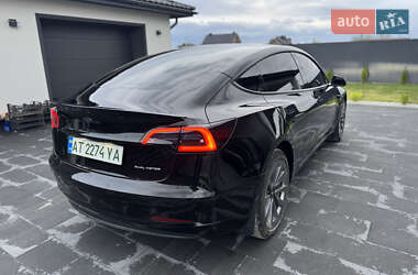 Седан Tesla Model 3 2021 в 