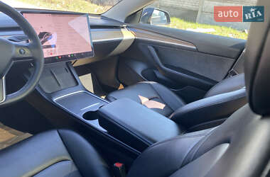 Седан Tesla Model 3 2022 в 