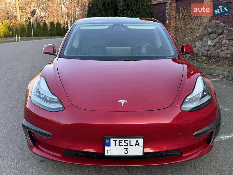 Седан Tesla Model 3 2020 в Киеве