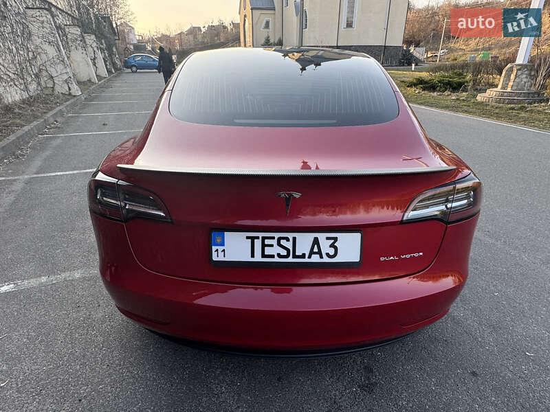 Седан Tesla Model 3 2020 в Киеве