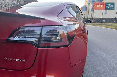 Седан Tesla Model 3 2020 в 