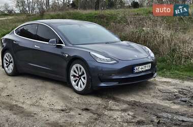 Седан Tesla Model 3 2020 в 