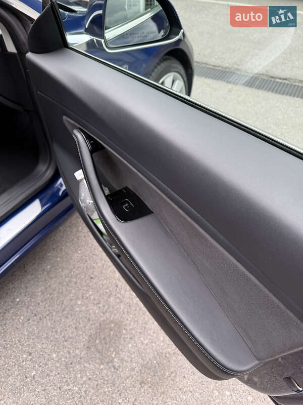 Седан Tesla Model 3 2018 в Харькове