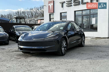 Седан Tesla Model 3 2024 в Вінниці