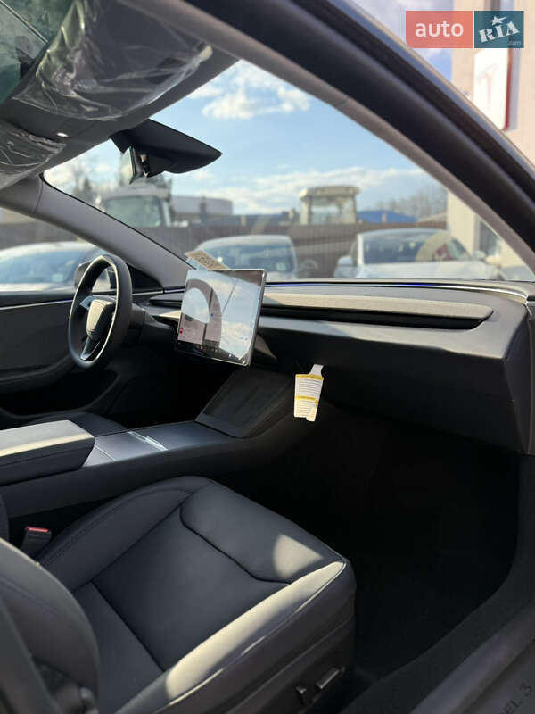 Седан Tesla Model 3 2024 в Вінниці