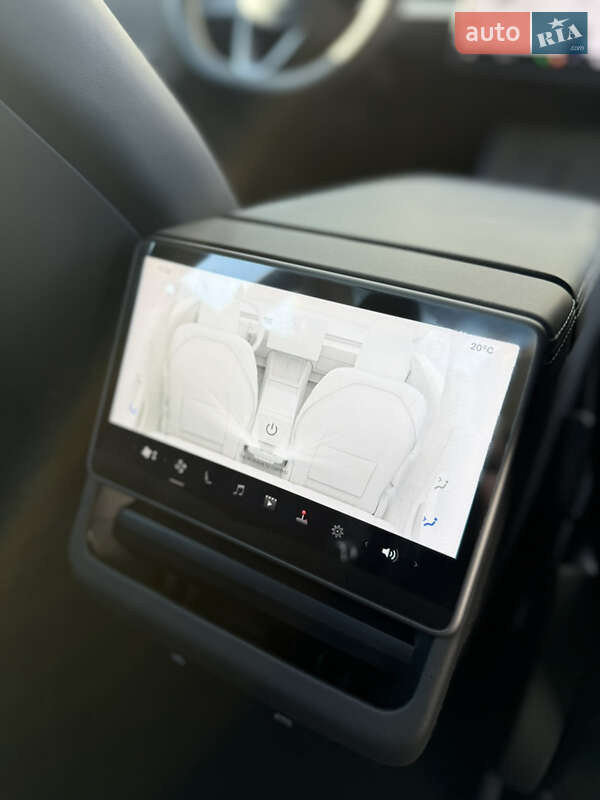 Седан Tesla Model 3 2024 в Вінниці