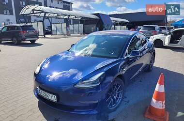Седан Tesla Model 3 2019 в Киеве