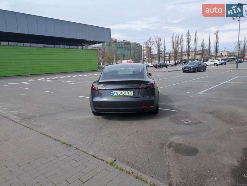 Седан Tesla Model 3 2019 в Киеве