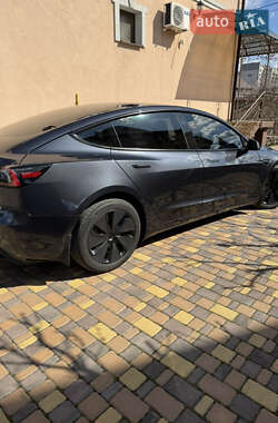 Седан Tesla Model 3 2024 в 