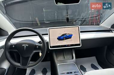 Седан Tesla Model 3 2023 в 