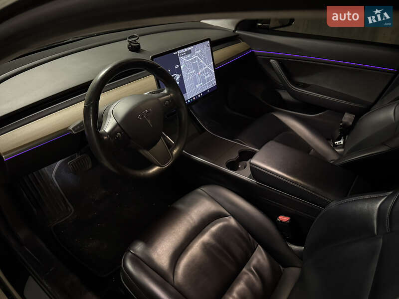 Седан Tesla Model 3 2017 в Києві