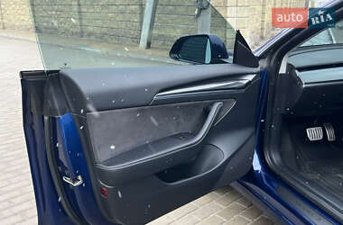 Седан Tesla Model 3 2021 в 