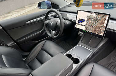 Седан Tesla Model 3 2021 в 