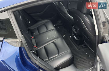 Седан Tesla Model 3 2021 в 