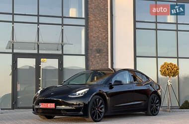 Седан Tesla Model 3 2019 в 