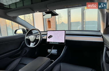 Седан Tesla Model 3 2019 в 