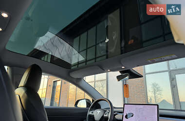 Седан Tesla Model 3 2019 в 