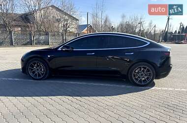 Седан Tesla Model 3 2020 в 