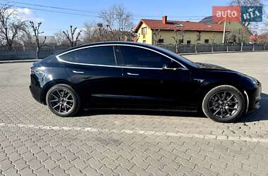 Седан Tesla Model 3 2020 в 