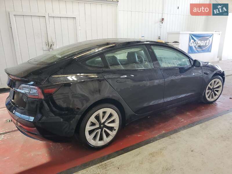 Седан Tesla Model 3 2022 в Черкассах