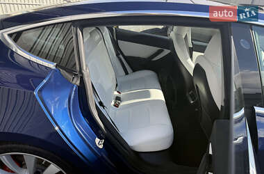 Седан Tesla Model 3 2019 в 