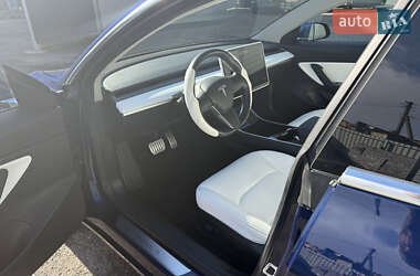 Седан Tesla Model 3 2019 в 