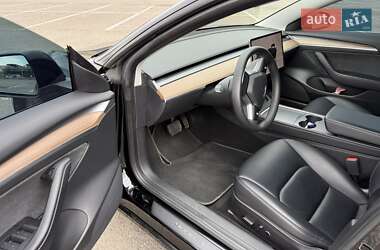 Седан Tesla Model 3 2022 в 