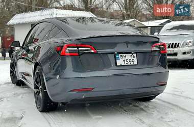 Седан Tesla Model 3 2019 в 