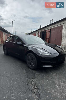 Седан Tesla Model 3 2020 в 