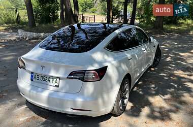 Седан Tesla Model 3 2020 в 