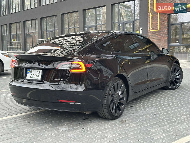 Седан Tesla Model 3 2023 в Полтаве