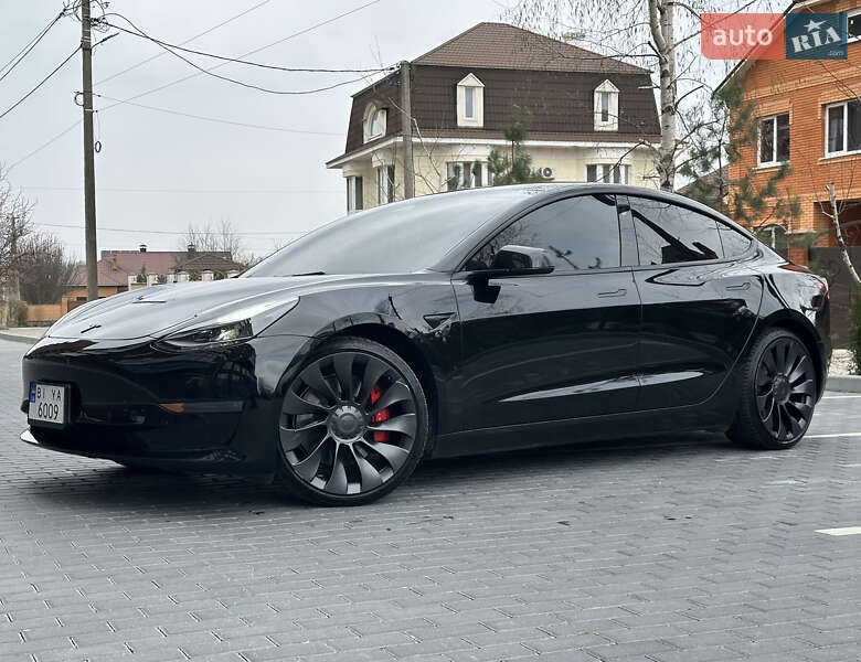 Седан Tesla Model 3 2023 в Полтаве