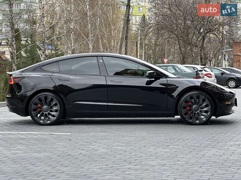 Седан Tesla Model 3 2023 в Полтаве