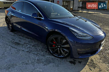 Седан Tesla Model 3 2019 в 