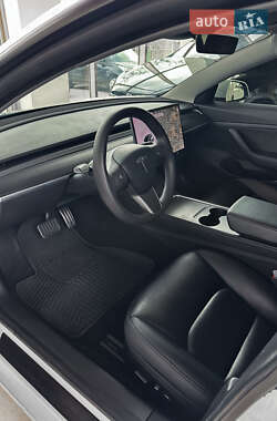 Седан Tesla Model 3 2021 в 