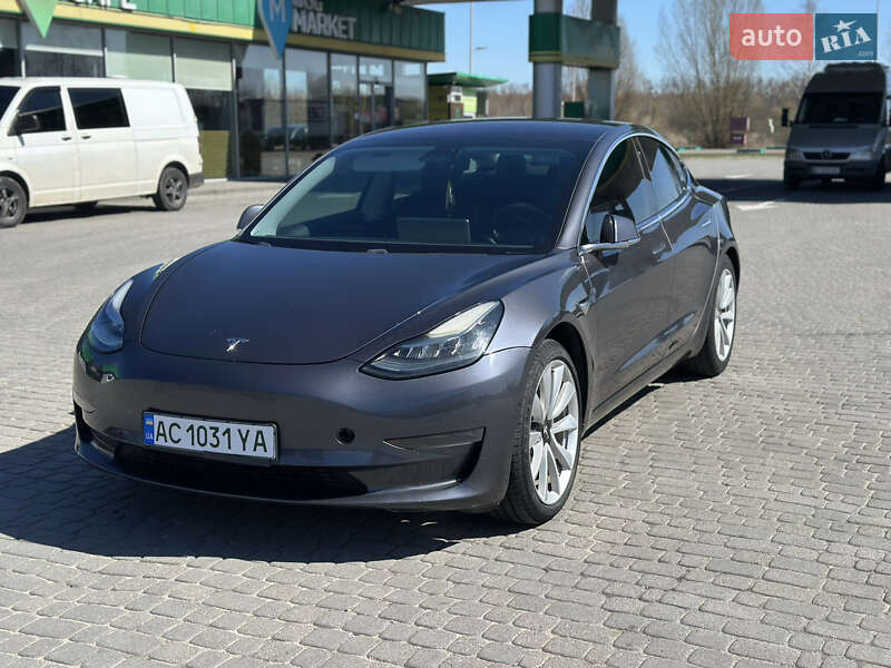 Седан Tesla Model 3 2018 в 
