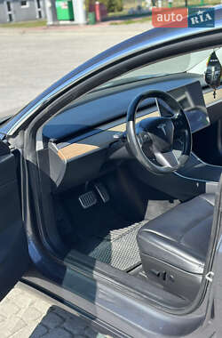 Седан Tesla Model 3 2018 в 
