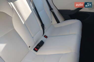 Седан Tesla Model 3 2025 в 
