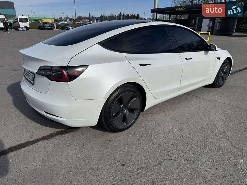 Седан Tesla Model 3 2021 в Львове