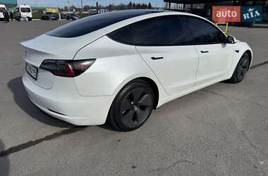 Седан Tesla Model 3 2021 в 