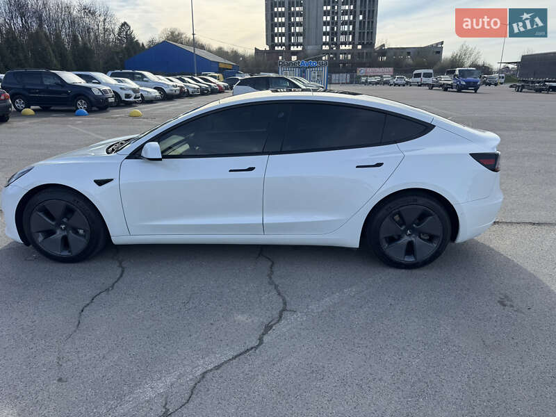 Седан Tesla Model 3 2021 в Львове