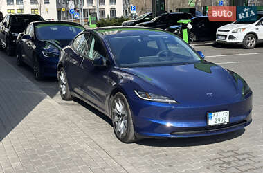 Tesla Model 3 2024