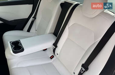 Седан Tesla Model 3 2024 в 
